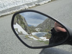 Dette bildet kan du ha i speilet ditt på vei mellom Røldal og Sauda