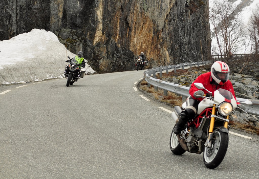 Anne i fint driv over Hardangervidda