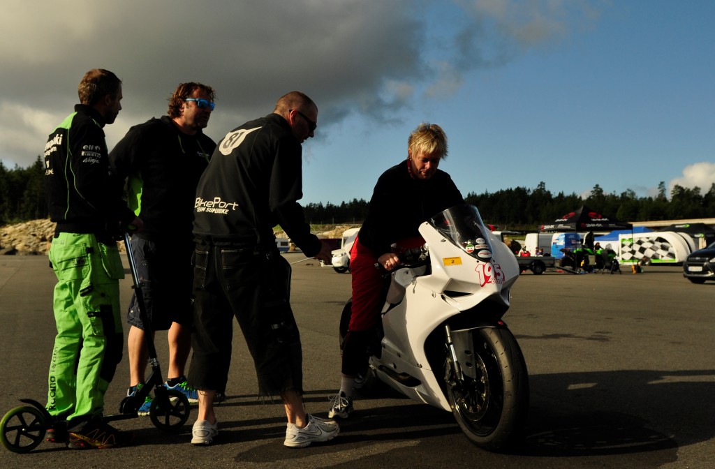 Lyd-test er obligatorisk. Ingen problem for Anne`s Panigale 899