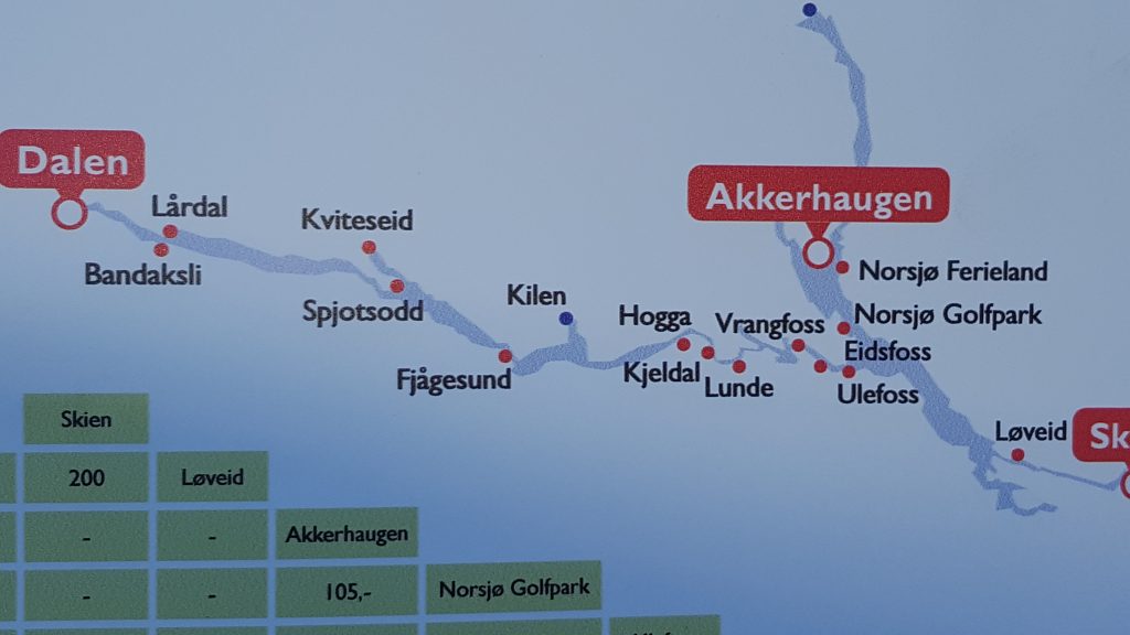 Det er muligheter for mange stopp langs Telemarkskanalen. Hele 105 kilometer strekker den seg inn i landet.