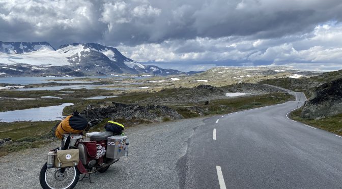 17årig Slovaker til Nordkapp på Jawa 50cc.