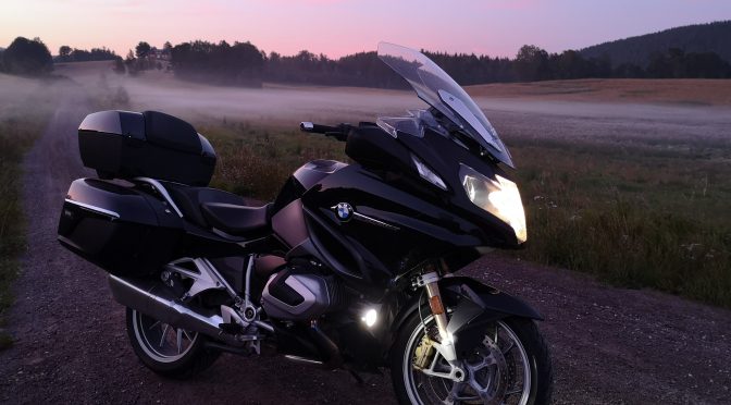 BMW R 1250 RT. Touringsykkel det svinger av.